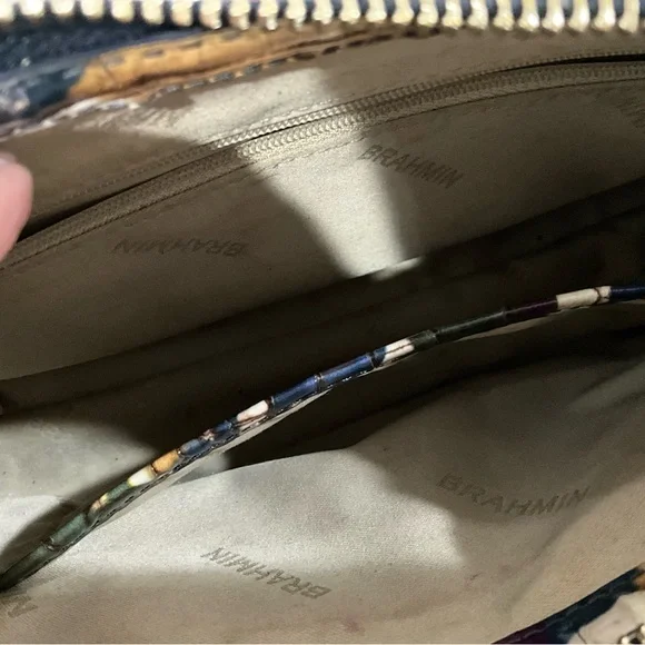 BRAHMIN Wildflower Melbourne - Leather Satchel/Shoulder purse. - Picture 4 of 6